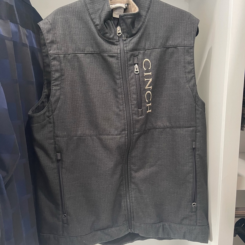 Cinch vest. Very good condition.